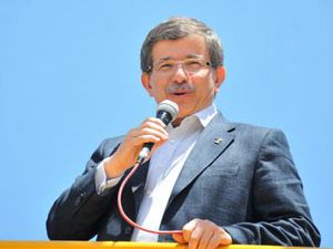 Davutoğlu Tahrir Meydanında halka seslendi