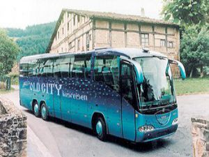 İş adamı köyüne otobüs hediye etti