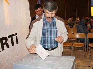 Sarayönü Ak Parti yeni başkanını seçti