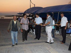 Vuslat Parkında iftar sofrası kuruldu