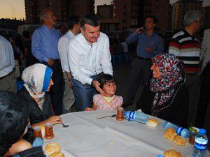 İlk mahalle iftarı Bosna Hersek Mahallesinde