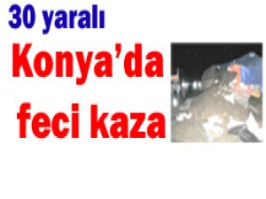 Kamyonla yolcu otobüsü çarpıştı
