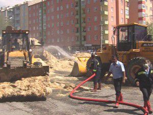 Saman yüklü tır alev aldı