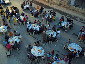 Doğanlar Mahallesi Büyükşehirin iftarında buluştu