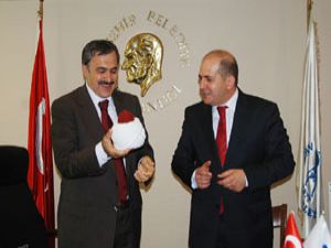 Bakandan Akşehire söz!