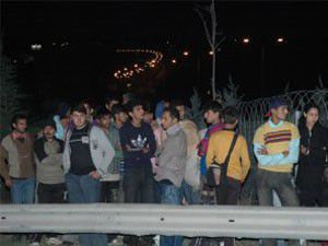 Mültecileri Edirne diye TEMde bıraktılar