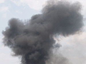 Çöp toplama merkezinden dumanlar yükseliyor