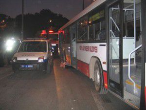 Liseli kız otobüsün altında can verdi