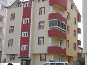 Anten takarken çatıdan düştü