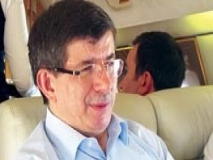 Yolcuları Davutoğlu ikna etti