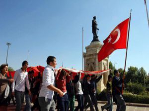 Konyalı öğrencilerden teröre tepki