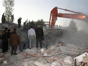 5 ülkeden daha deprem yardımı geldi
