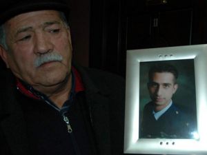 Şehit pilotların baba ocağına ateş düştü