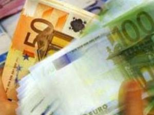 Dolar 1,8400 lirayı aştı
