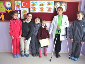 Seni gören kendini damdan atar dediler ama..