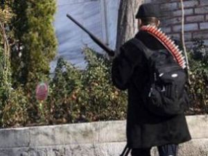 Topkapı saldırganı Kaddafinin polisi çıktı!