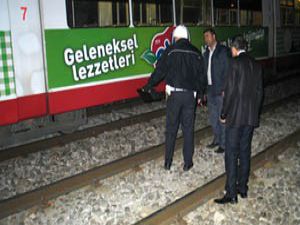 Tramvay öğrenciyi ezdi