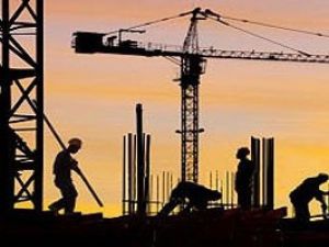 Konyada yük asansörü düştü:1 ölü