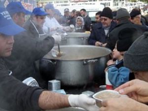 Akşehir Belediyesinden aşure ikramı