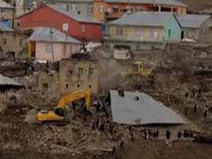 Depremde bağış sözü verenler şimdi nerede?