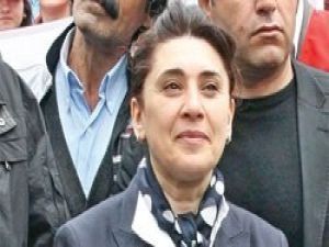 Zana saçmaladı