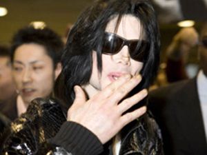 Michael Jackson öldü!