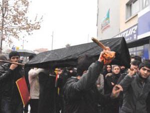 Konyada AK Partiye Uludere protestosu