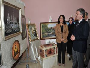 Işıktan Renge sergisi ilgi gördü