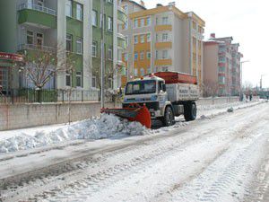 Karatayda kar temizleme çalışmaları