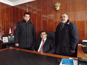 Kaymakam, şampiyon güreşçiyi makamına kabul etti