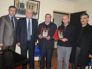 Konyada örnek minibüsçülere plaket