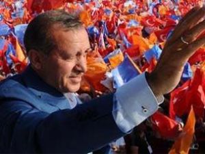 AK Parti rekor kırıyor, BDP barajı aşıyor