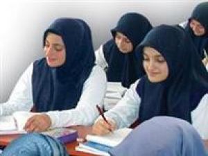 Okulda 5. sınıflara başörtüsü reformu