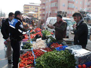Ereğlide polis, sahte para kalemi dağıttı