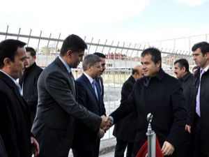 Bakan Kılıç Halterde sporculara ödüllerini verdi
