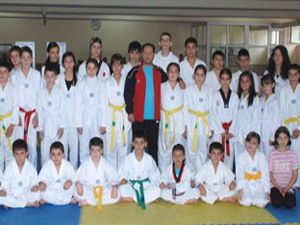 Meram Belediyespor takım halinde şampiyon