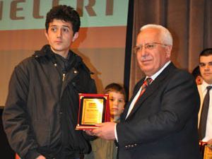 Sabah Dershanelerinden ödül yağmuru
