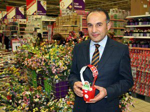 Adese mağazaları, müşterilerine lale hediye etti