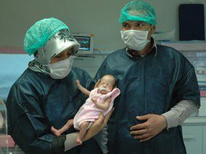 Elif Nur bebek hayata tutundu