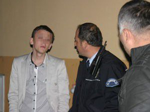 Ehliyetsiz sürücü suçu babasına attı