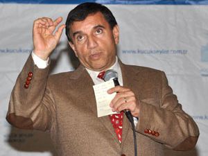 Üstün Dökmen konferans verecek