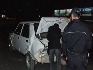 Ehliyetsiz sürücü kaza yaptı