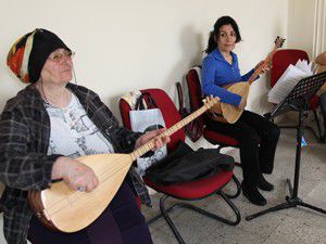 Selmekte bağlama ve gitar derslerine büyük ilgi
