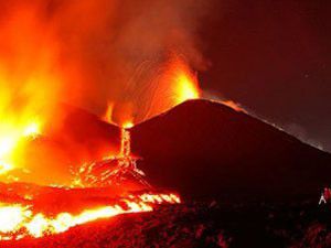 Etna yeniden uyandı