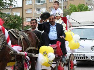 At arabası sünnet arabası oldu