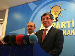 Davutoğlu gazetecilerin sorularını yanıtladı