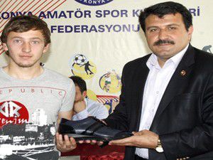 Konyaspora ayakkabı jesti