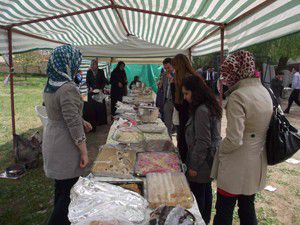 Öğrenciler yararına kermes düzenlendi
