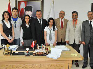 Resim yarışmasında dereceye girenlere ödül