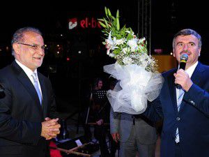 Kenan Işık Konyada Mevlananın şiirlerini okudu